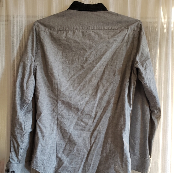 Banana Republic Button-Down Gray & Black Shirt - Picture 4 of 4